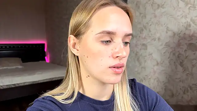 Snapshot of ElisabetLorney chatting on October 21, 2025, 7:52 am ElisabetLorney online show from October 21, 2025, 7:52 am