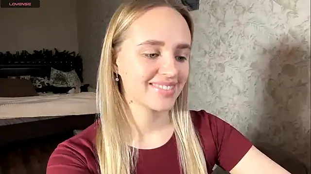 ElisabetLorney online show from December 5, 2025, 8:24 am