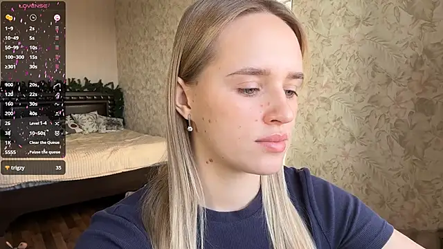 ElisabetLorney online show from December 15, 2025, 8:09 am