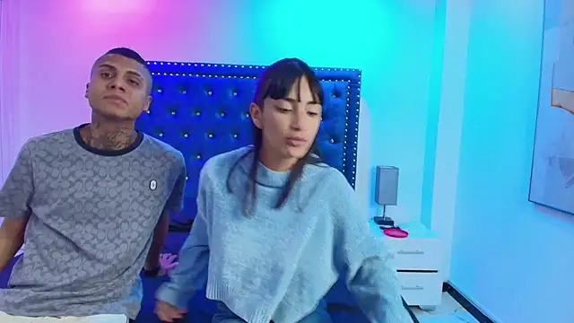 Snapshot of Damian_and_roxanne chatting on October 6, 2025, 12:39 pm Damian and roxanne online show from October 6, 2025, 12:39 pm