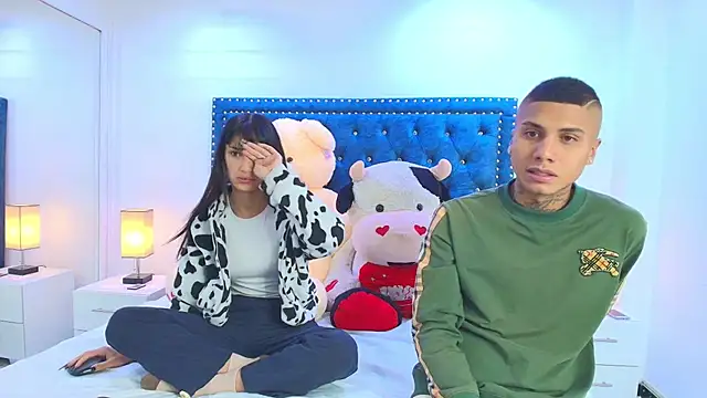 Snapshot of Damian_and_roxanne chatting on September 20, 2025, 12:32 pm Damian and roxanne online show from September 20, 2025, 12:32 pm