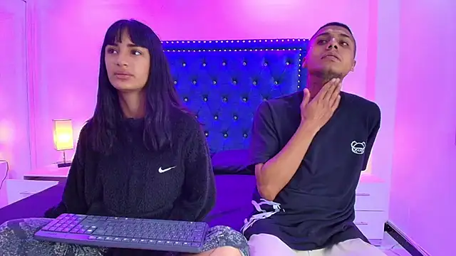 Snapshot of Damian_and_roxanne chatting on November 6, 2025, 12:42 pm Damian and roxanne online show from November 6, 2025, 12:42 pm