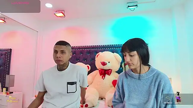 Snapshot of Damian_and_roxanne chatting on October 25, 2025, 12:39 pm Damian and roxanne online show from October 25, 2025, 12:39 pm