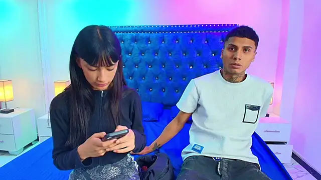 Snapshot of Damian_and_roxanne chatting on September 17, 2025, 12:40 pm Damian and roxanne online show from September 17, 2025, 12:40 pm