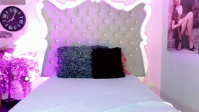 Snapshot of Honey_Moontsts chatting on January 17, 2026, 12:20 pm Honey Moontsts online show from January 17, 2026, 12:20 pm