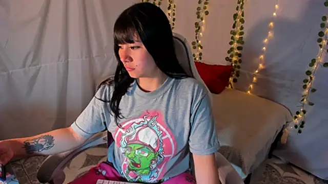 Zulema R1 online show from November 10, 2025, 4:06 am