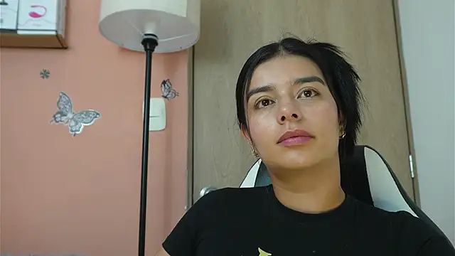 valerihouse online show from March 20, 2025, 11:02 pm