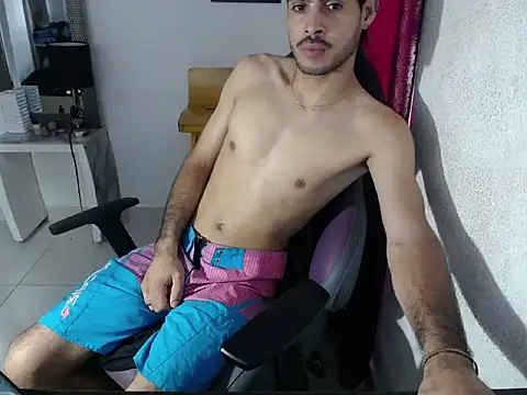 Snapshot of g0lden_boss chatting on November 6, 2025, 1:26 pm g0lden boss online show from November 6, 2025, 1:26 pm