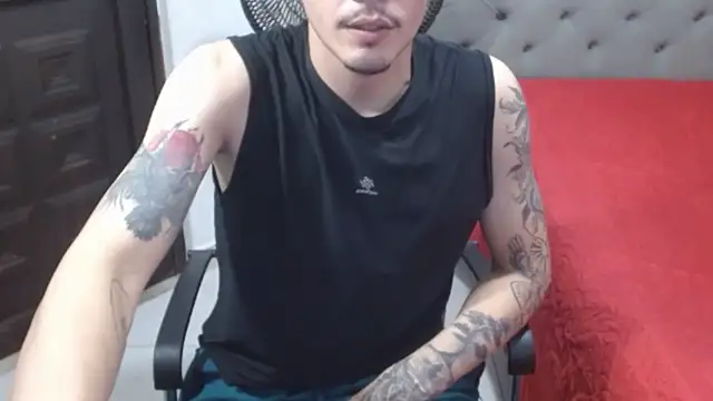 Snapshot of g0lden_boss chatting on December 16, 2025, 8:46 pm g0lden boss online show from December 16, 2025, 8:46 pm