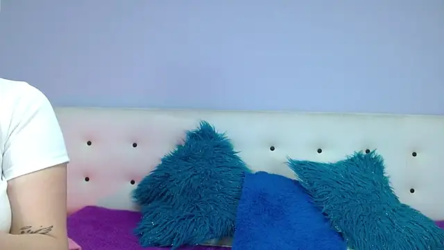 Snapshot of Kate_Gale chatting on September 29, 2025, 11:10 pm Kate Gale online show from September 29, 2025, 11:10 pm