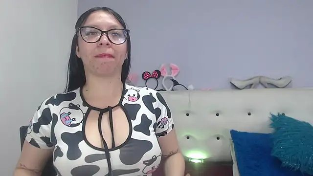 Snapshot of Kate_Gale chatting on November 9, 2025, 1:04 pm Kate Gale online show from November 9, 2025, 1:04 pm