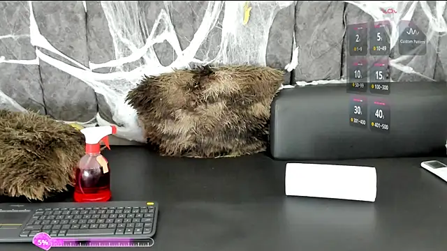 Snapshot of Rowan_Mills chatting on October 12, 2025, 8:43 pm Rowan Mills online show from October 12, 2025, 8:43 pm