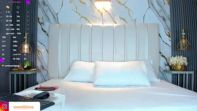 AariaLove online show from November 20, 2025, 5:57 pm