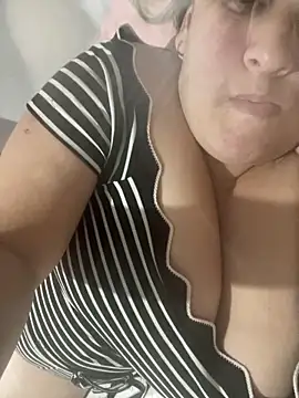 bruna438 online show from March 8, 2026, 7:50 pm