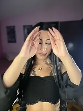 Snapshot of _Denisse444 chatting on January 13, 2026, 10:57 pm Denisse444 online show from January 13, 2026, 10:57 pm