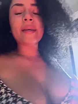 Snapshot of AfroSalvaje chatting on December 16, 2025, 1:10 am AfroSalvaje online show from December 16, 2025, 1:10 am