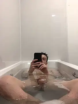 Snapshot of jaycoy22 chatting on February 18, 2026, 5:20 pm jaycoy22 online show from February 18, 2026, 5:20 pm