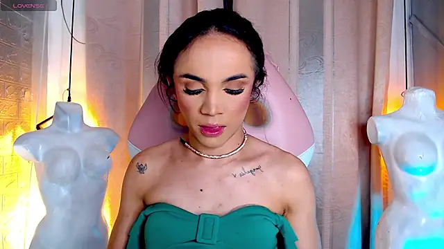 Cristal Gem1 online show from April 1, 2026, 11:11 am