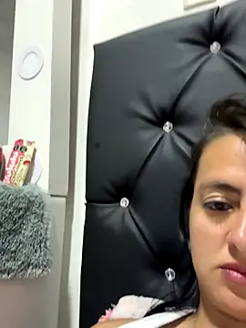 Snapshot of salo-rousee chatting on October 26, 2025, 7:25 pm salo-rousee online show from October 26, 2025, 7:25 pm