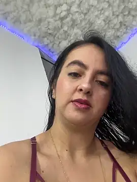 Snapshot of salo-rousee chatting on January 17, 2026, 5:05 pm salo-rousee online show from January 17, 2026, 5:05 pm