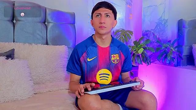 oliver mr  online show from March 26, 2026, 7:45 pm