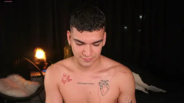 Snapshot of EROS_AND_ALAN chatting on November 19, 2025, 2:55 am EROS AND ALAN online show from November 19, 2025, 2:55 am