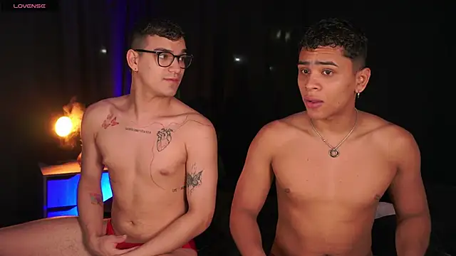 Snapshot of EROS_AND_ALAN chatting on November 5, 2025, 11:30 pm EROS AND ALAN online show from November 5, 2025, 11:30 pm