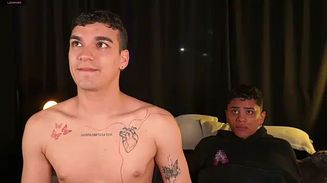 Snapshot of EROS_AND_ALAN chatting on December 2, 2025, 4:25 am EROS AND ALAN online show from December 2, 2025, 4:25 am