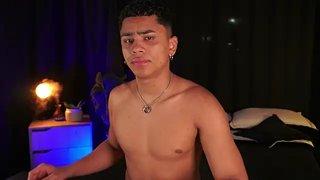 Snapshot of EROS_AND_ALAN chatting on November 2, 2025, 1:21 am EROS AND ALAN online show from November 2, 2025, 1:21 am