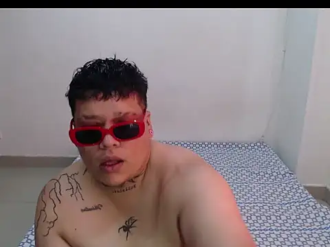 Yulian bigclit7 online show from December 18, 2025, 4:11 pm