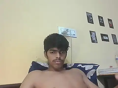 Snapshot of monster_33 chatting on June 10, 2026, 11:22 am monster 33 online show from June 10, 2026, 11:22 am