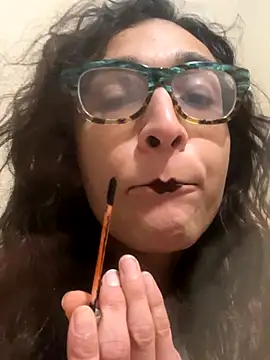 ditzycryztal online show from December 3, 2025, 2:01 am