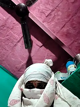 Pooja750 online show from October 14, 2025, 7:03 pm