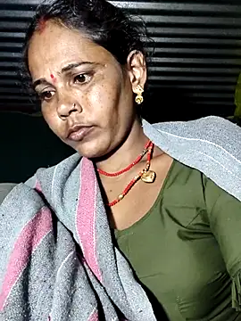 Pooja750 online show from October 3, 2025, 7:59 pm