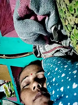 Pooja750 online show from November 13, 2025, 6:45 pm