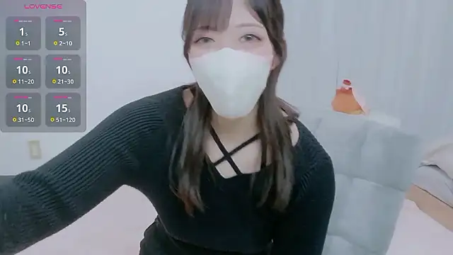 hinachuuu  D online show from November 18, 2025, 5:22 am