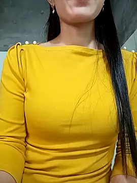 Snapshot of Vyvyy06 chatting on November 19, 2025, 12:05 pm Vyvyy06 online show from November 19, 2025, 12:05 pm