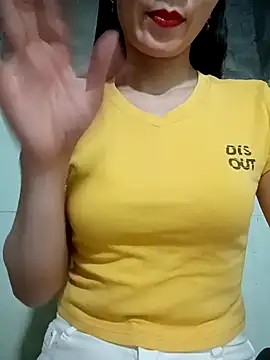 Snapshot of Vyvyy06 chatting on October 25, 2025, 12:28 pm Vyvyy06 online show from October 25, 2025, 12:28 pm