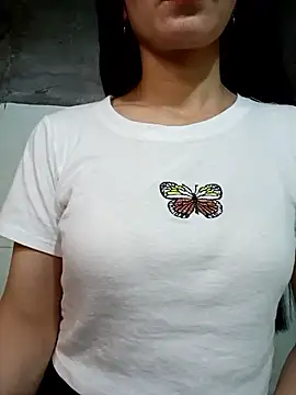 Snapshot of Vyvyy06 chatting on December 2, 2025, 4:14 am Vyvyy06 online show from December 2, 2025, 4:14 am