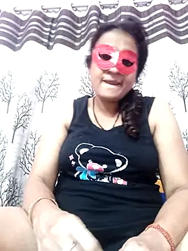 Snapshot of Gullapi chatting on November 4, 2025, 4:44 pm Gullapi online show from November 4, 2025, 4:44 pm