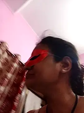 Snapshot of Gullapi chatting on November 28, 2025, 7:47 pm Gullapi online show from November 28, 2025, 7:47 pm