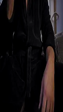 DeinSpielzeug online show from December 17, 2025, 4:12 pm