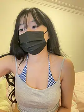 Snapshot of Minnie-2025 chatting on April 15, 2026, 6:01 pm Minnie-2025 online show from April 15, 2026, 6:01 pm