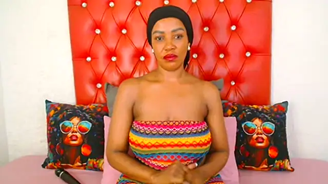 GaggingQueen32 online show from November 22, 2025, 5:45 pm