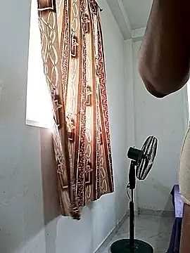 Snapshot of BeautyGirl_sara chatting on March 3, 2026, 5:03 am BeautyGirl sara online show from March 3, 2026, 5:03 am