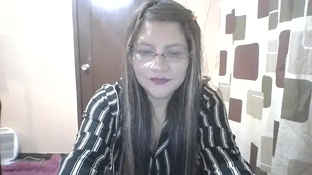 Snapshot of Isisflame chatting on November 22, 2025, 2:10 am Isisflame online show from November 22, 2025, 2:10 am