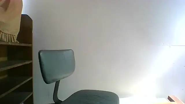 Snapshot of Isisflame chatting on November 2, 2025, 2:22 pm Isisflame online show from November 2, 2025, 2:22 pm