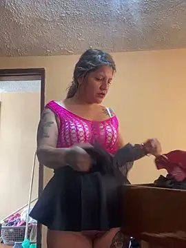 Snapshot of Isisflame chatting on December 4, 2025, 1:54 pm Isisflame online show from December 4, 2025, 1:54 pm