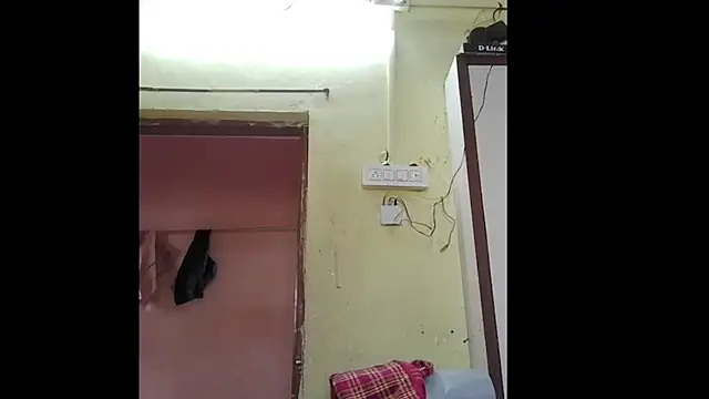 Snapshot of riyamore9623 chatting on October 26, 2025, 9:20 am riyamore9623 online show from October 26, 2025, 9:20 am