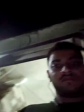 Snapshot of riyamore9623 chatting on October 15, 2025, 1:52 pm riyamore9623 online show from October 15, 2025, 1:52 pm